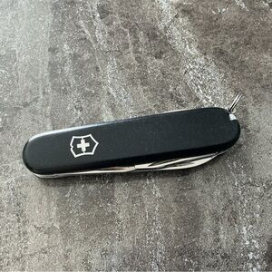 Victorinox Black Swiss Army